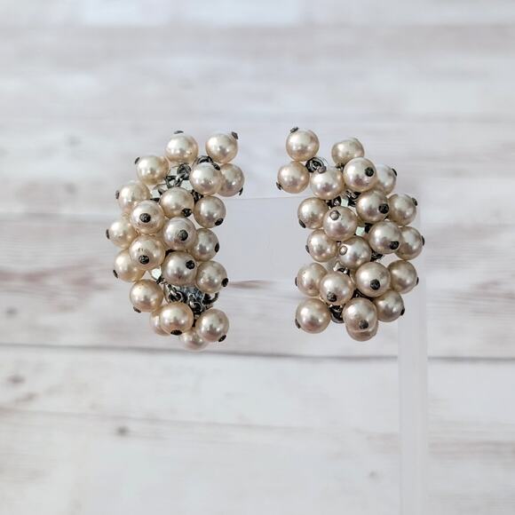 Vintage Clip On Earrings Faux Pearl Large Statement - Dull Tone Faux Pearls - Picture 1 of 7